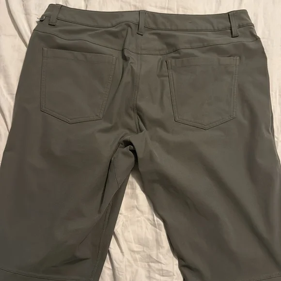 Lululemon Men’s ABC 5 Pocket Pants 36 Olive Green - Picture 3 of 4